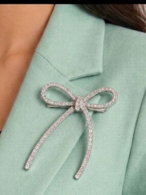 NWT Silver Rhinestone Bow Brooch | Coquette Ribbon Crystal Pin